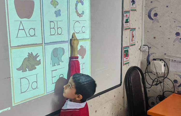 تشخیص اعضای بدن و تمرین و تکرار حروف همراه با بازی 6