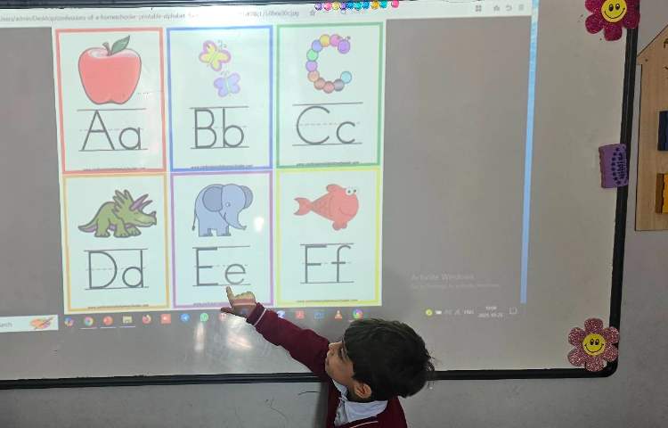 تشخیص اعضای بدن و تمرین و تکرار حروف همراه با بازی 9