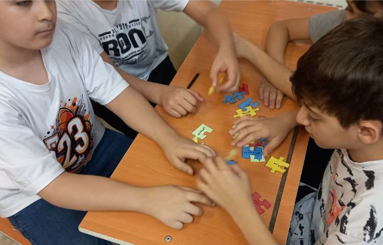 تشخیص ترکیب‌های وصفی در قالب ساخت پازل 1