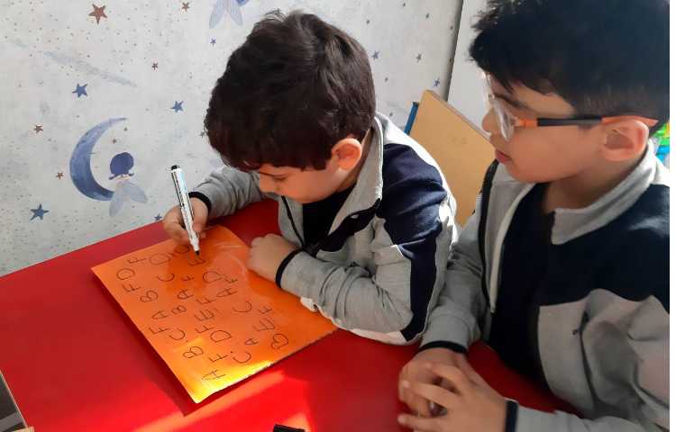 تشخیص حروف به همراه بازی 8