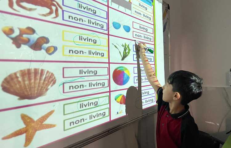 تشخیص موجودات زنده و غیر زنده-زنگ Science 4