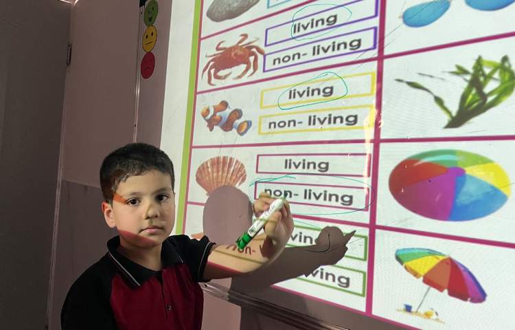 تشخیص موجودات زنده و غیر زنده-زنگ Science 5