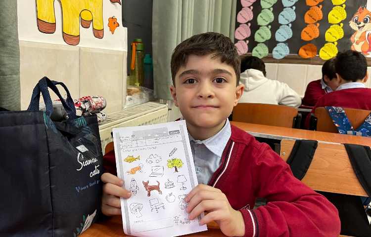 تشخیص موجودات زنده و غیر زنده با انجام کاربرگ-زنگ Science 3