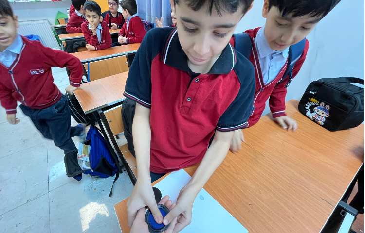 تشخیص نوعِ اثر انگشت-زنگ Science 3