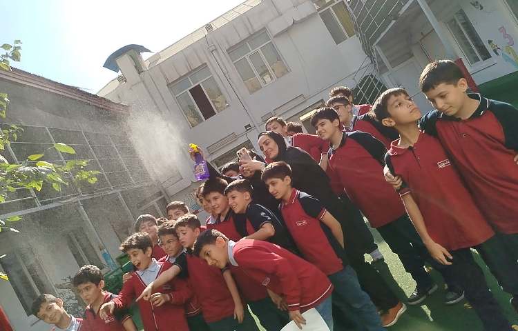 تشکیل رنگین‌کمان و پدیده‌ی شکست نور 3