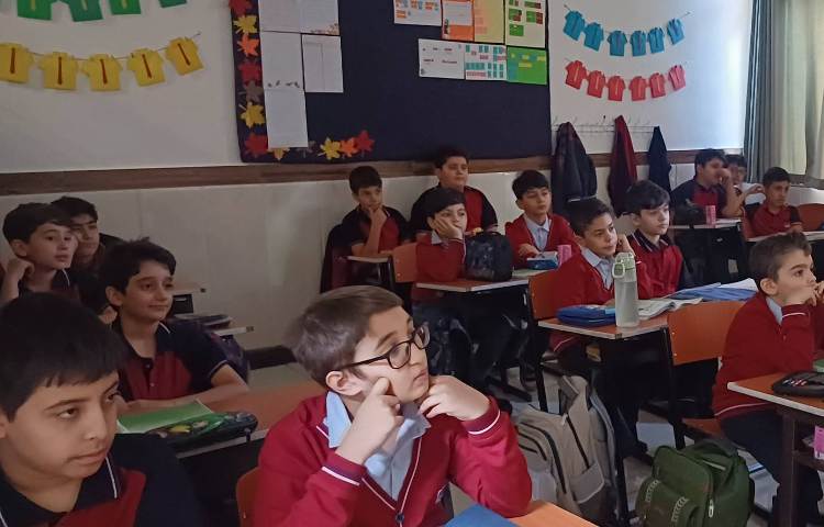 تصحیح کتاب نگارش و دیدن نمایش راز نشانه ها 2