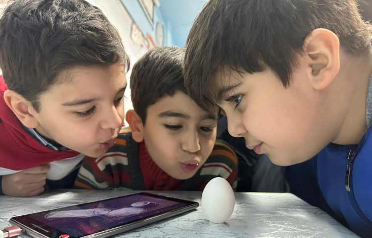 تعادل تخم مرغ و کافه سلامت هفته ملی علوم 3