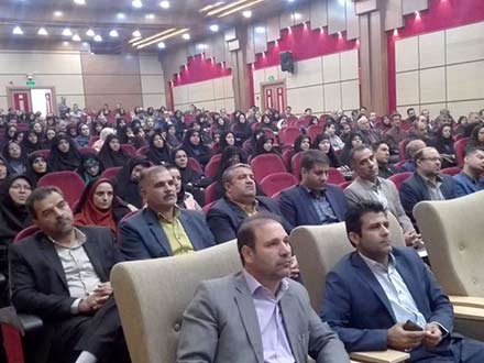 تعامل خانواده و مدرسه و گذراندن دوره های آموزشی برای مدیران مدارس و والدین الزامی است