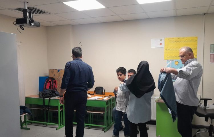 تعیین سایز بندی روپوش مدرسه 3