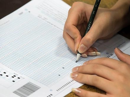 نمرات «امتحانات نهایی» یا مجموع نمرات «مستمر»؛ کدام در کنکور موثر است؟