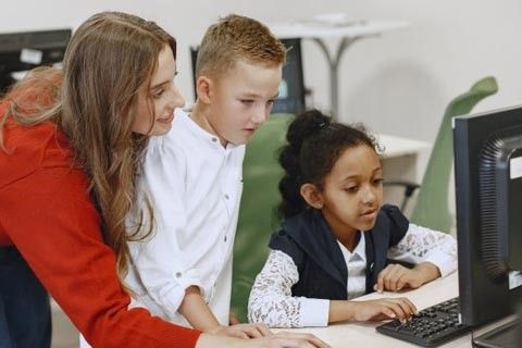 مدرسه‌ای تمام‌هوشمند مثل مدرسه‌ی علوی