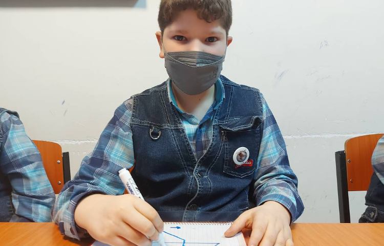 تقارن مرکزی و تقارن چرخشی 1