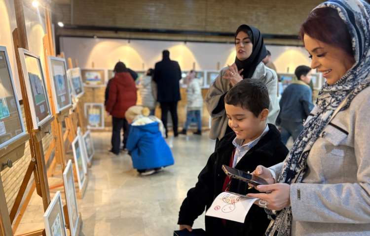 تقدیر از آثار منتخب نمایشگاه دو سالانه هنر 12