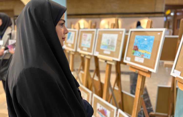 تقدیر از آثار منتخب نمایشگاه دو سالانه هنر 14