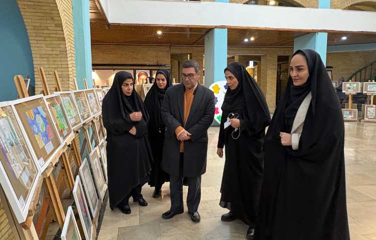 تقدیر از آثار منتخب نمایشگاه دو سالانه هنر 17