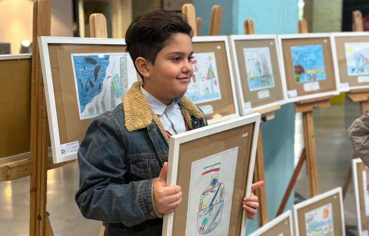 تقدیر از آثار منتخب نمایشگاه دو سالانه هنر 18