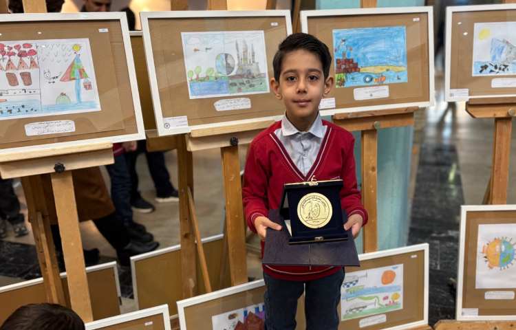 تقدیر از آثار منتخب نمایشگاه دو سالانه هنر 7