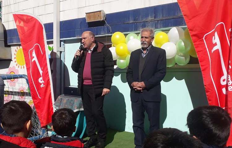 تقدیر از جناب پورافشار بمناسبت روز پدرتوسط مدیر عامل علوی جناب آقای مهندس عرب پور 4