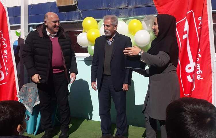 تقدیر از جناب پورافشار بمناسبت روز پدرتوسط مدیر عامل علوی جناب آقای مهندس عرب پور 6