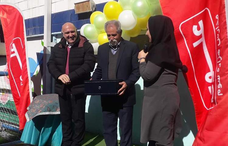 تقدیر از جناب پورافشار بمناسبت روز پدرتوسط مدیر عامل علوی جناب آقای مهندس عرب پور