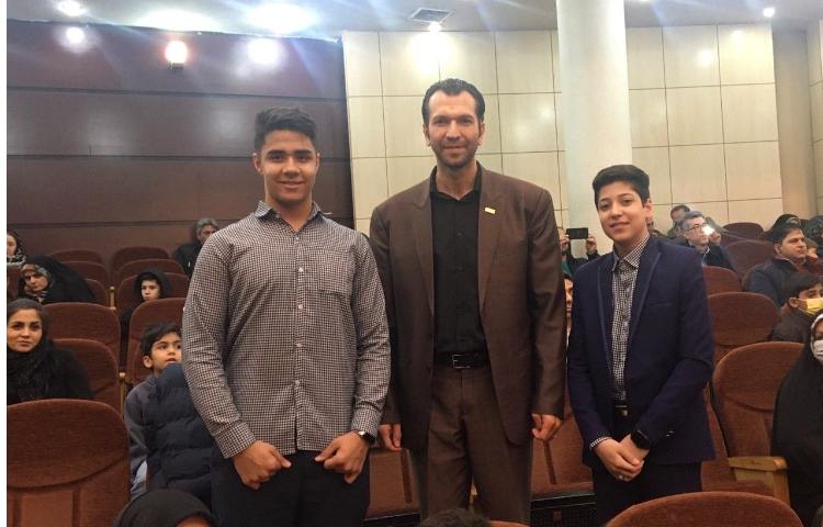 تقدیر از دانش‌آموزان برتر استان 2