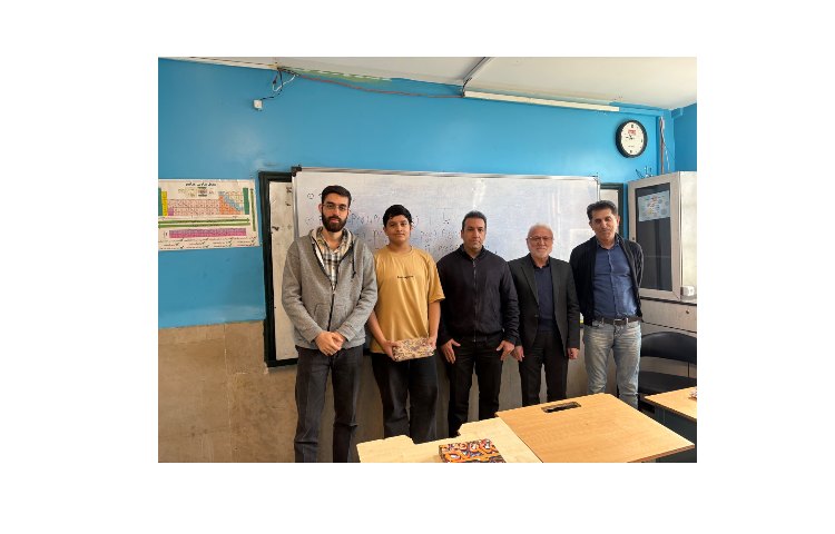 تقدیر از دانش آموز احمدی مقدم و دبیر محترم استاد کنی 3