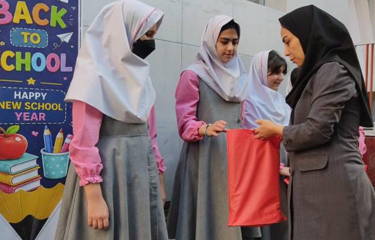 تقدیر از دختران مسئولیت پذیر 2
