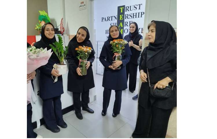 تقدیر از مدیریت دبستان خانم نادری و معاونت آموزشی خانم دهنوی و سوپروایزر زبان خانم پرنور 3