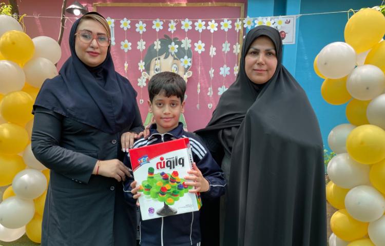 :تقدیر از منتخبین مسابقات علمی فرهنگی هنری ورزشی بین شعب دبستان های علوی 3