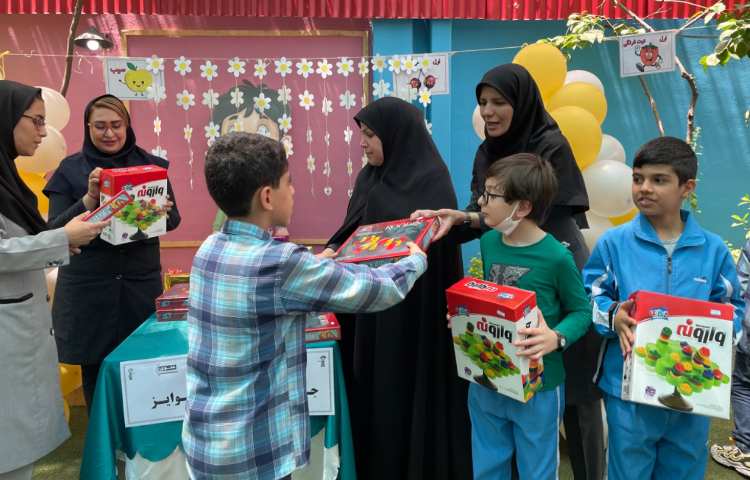 :تقدیر از منتخبین مسابقات علمی فرهنگی هنری ورزشی بین شعب دبستان های علوی 5