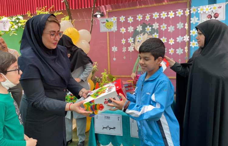 :تقدیر از منتخبین مسابقات علمی فرهنگی هنری ورزشی بین شعب دبستان های علوی 6