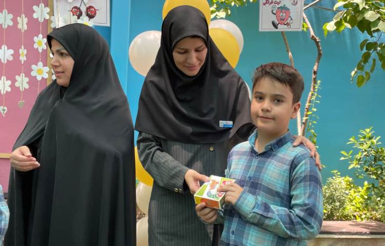 :تقدیر از منتخبین مسابقات علمی فرهنگی هنری ورزشی بین شعب دبستان های علوی 12