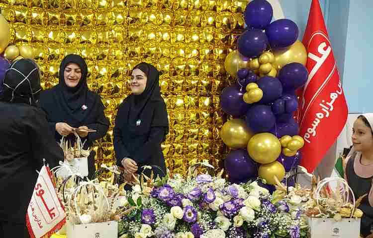 تقدیر اولیا از پرسنل مدرسه 10