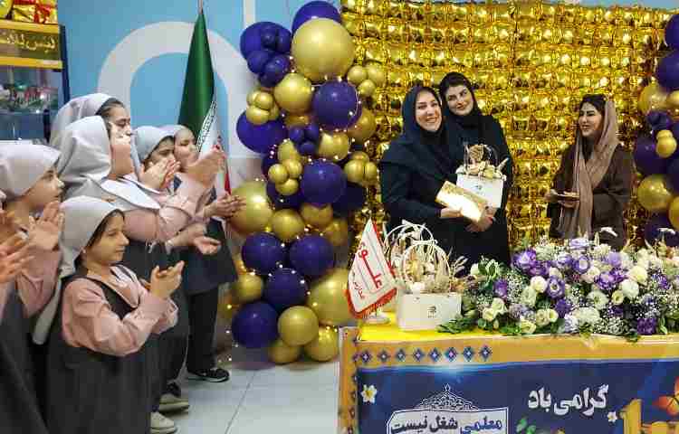 تقدیر اولیا از پرسنل مدرسه 15