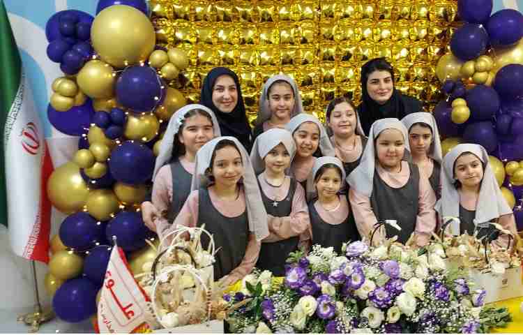 تقدیر اولیا از پرسنل مدرسه 16