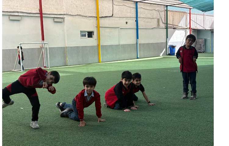 تقلید صدا و حرکات حیوانات 1