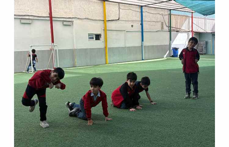 تقلید صدا و حرکات حیوانات 2