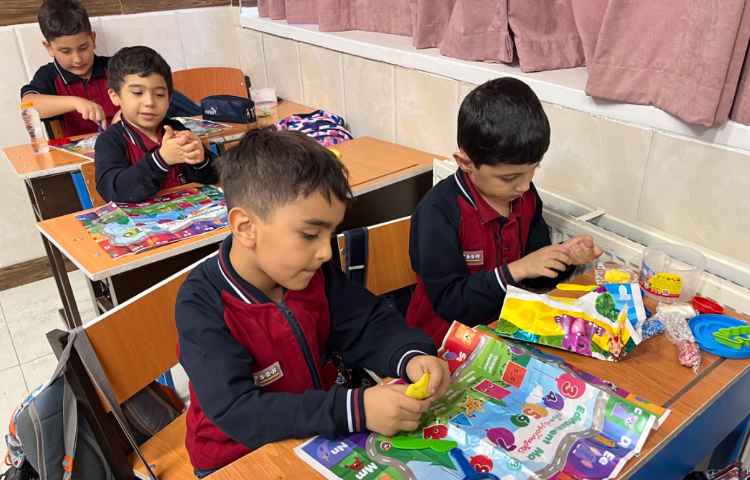 تقویت دست‌ورزی با خمیر بازی-زنگ زبان عمومی 3