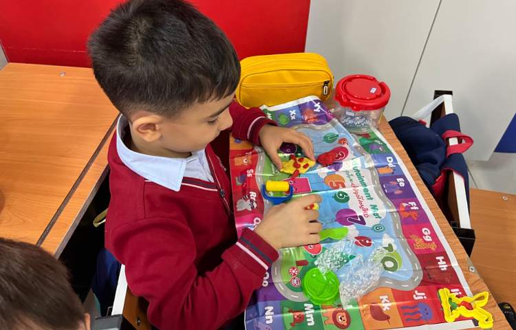 تقویت دست‌ورزی با خمیر بازی-زنگ زبان عمومی