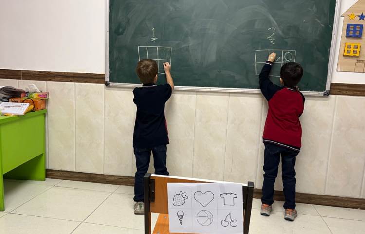 تقویت دست‌ورزی و مهارت حافظه دیداری-زنگ زبان عمومی