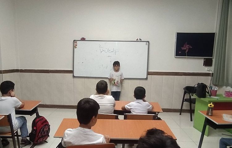 تقویت روان خوانی با هدف تقویت مهارت خواندن ، درک و تحلیل مناسب از متن ، تقویت فن بیان و زبان بدن و گ 1