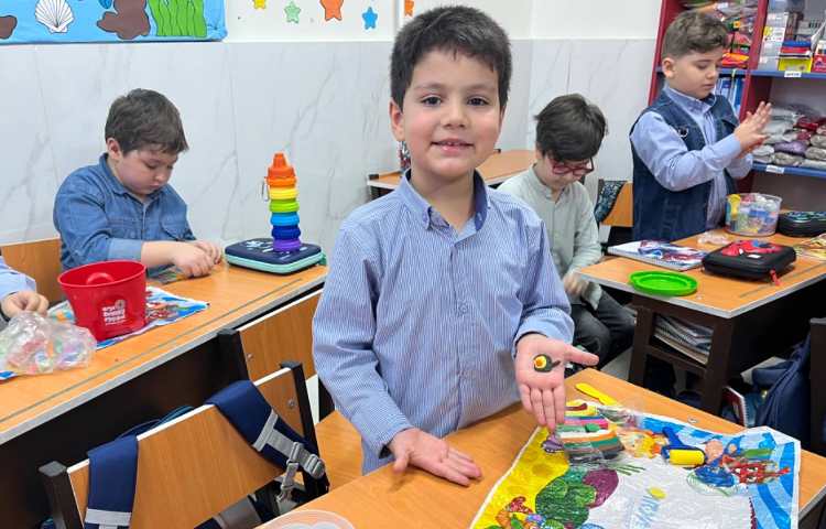 تقویت مهارت دست ورزی دانش آموزان پایه اول 3