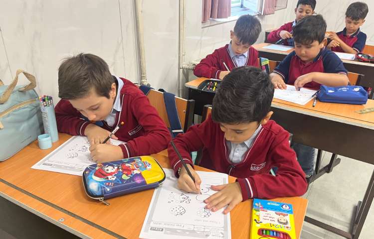 تقویت مهارت دست‌ورزی در زنگ زبان انگلیسی 1