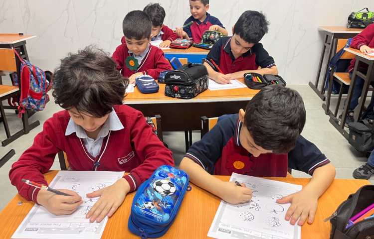 تقویت مهارت دست‌ورزی در زنگ زبان انگلیسی 2