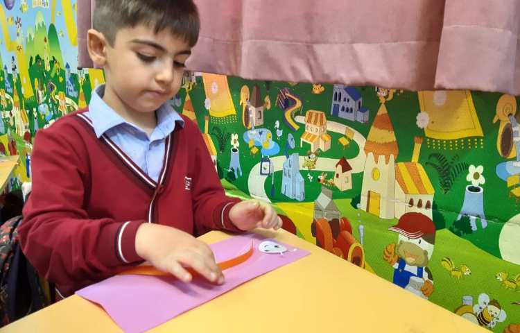 تقویت مهارت دست‌ورزی در زنگ زبان انگلیسی 4
