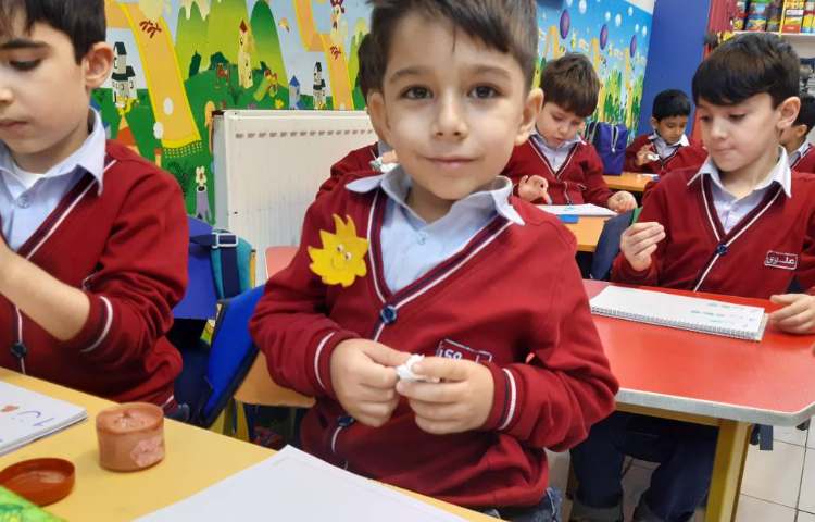 تقویت مهارت دست‌ورزی و تمرین اعداد یک تا سه-زنگ زبان عمومی 4