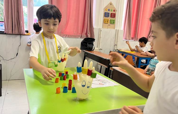 تقویت مهارت دست‌ورزی و هماهنگی ذهن و دست در زنگ زبان 3