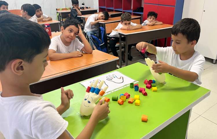 تقویت مهارت دست‌ورزی و هماهنگی ذهن و دست در زنگ زبان 4