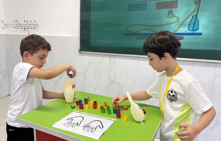 تقویت مهارت دست‌ورزی و هماهنگی ذهن و دست در زنگ زبان