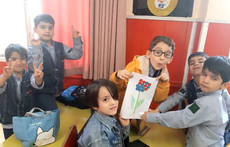 تقویت مهارت دست ورزی Making a flower 5